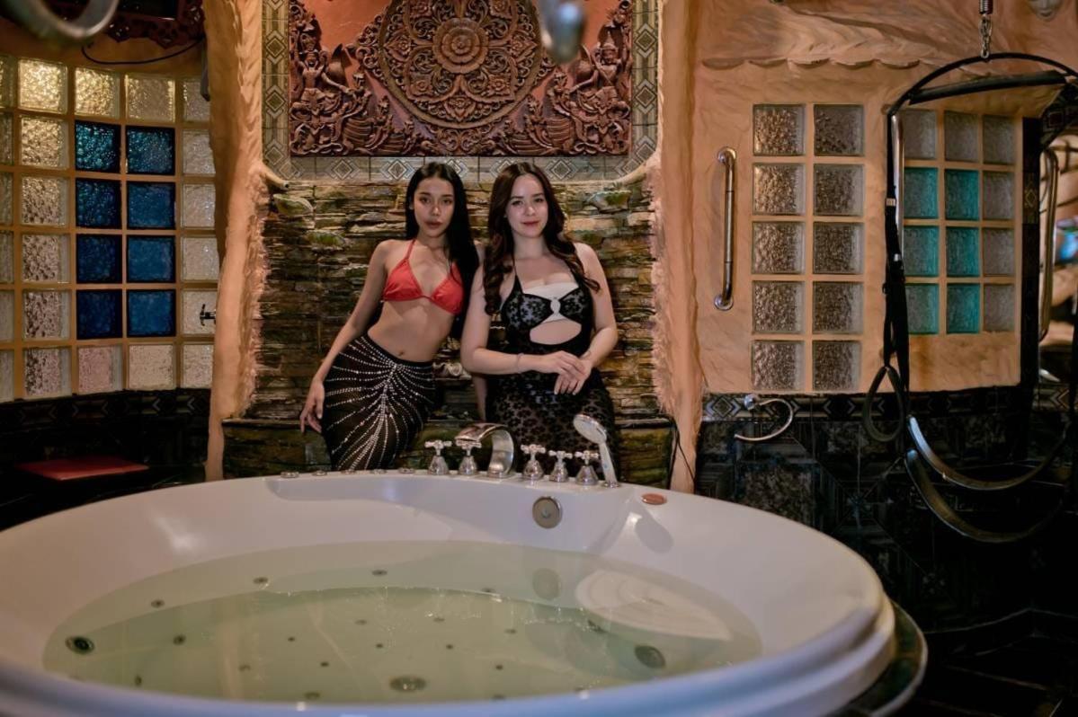 Penthouse Pattaya Hotel Eksteriør billede